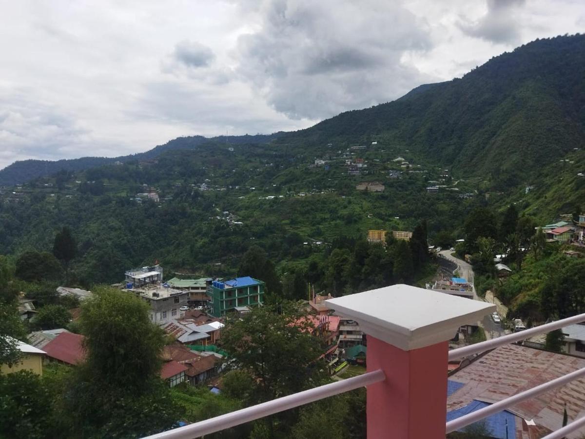 Hotel Nambrog Bomdila Luaran gambar